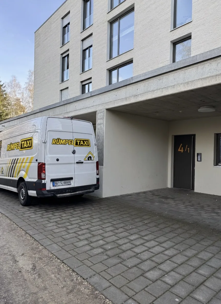 Rümpeltaxi-Transporter im Einsatz